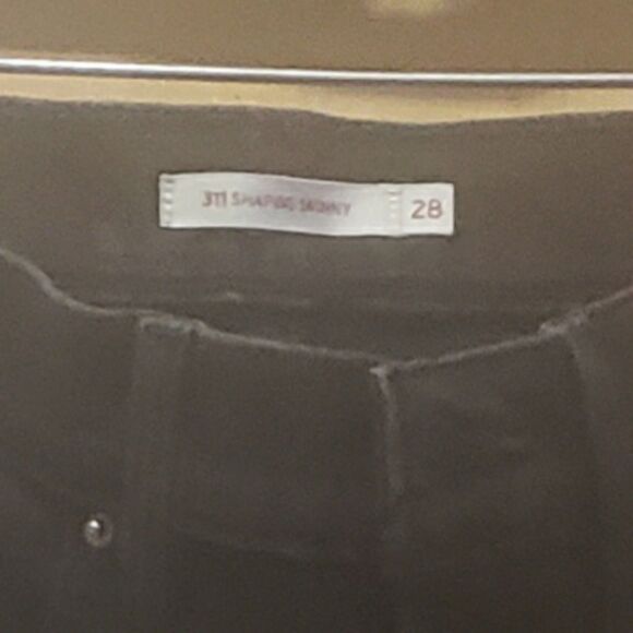 Levi's Womens Black 311 Shaping Skinny Jeans
Sz 28
III
EXCELLENT CONDITION! - Picture 2 of 5